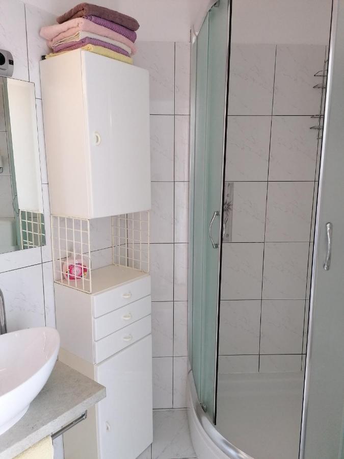 Apartment Halugica Kali Dış mekan fotoğraf